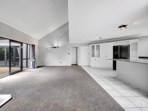 25 Montrose Crescent, Huntington