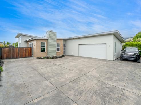 53 Champion Road, Richmond