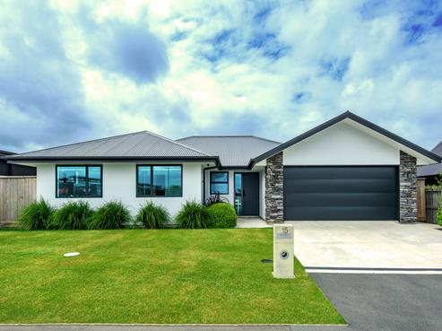 15 Russ Drive, Lincoln