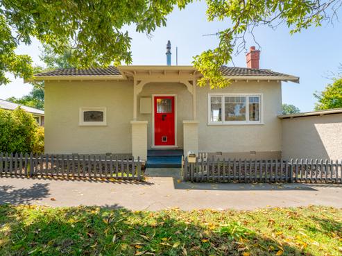 1 Hertnon Street, West End