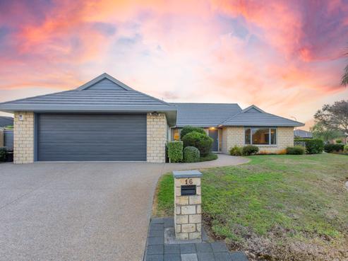 16 Consort Close, Paraparaumu Beach
