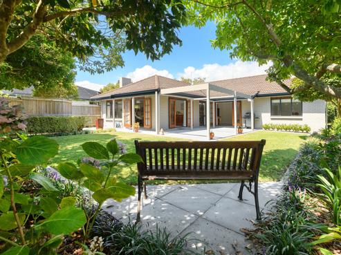 55 Kings Avenue, Matua