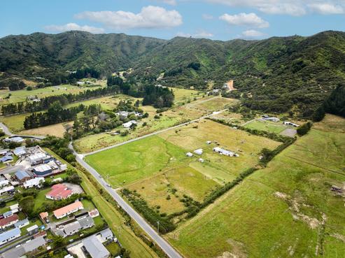 104 Upper Fitzherbert Road, Wainuiomata
