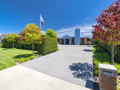 30 Glen Oaks Drive, Northwood