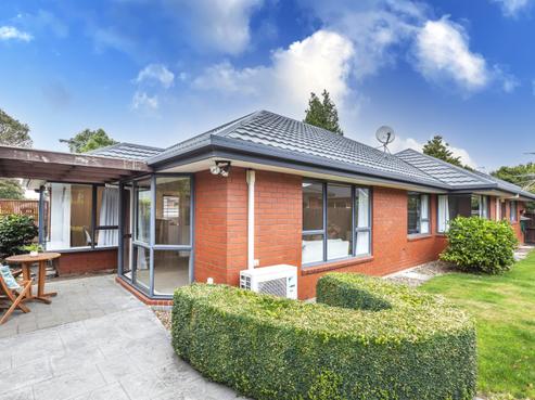 1/129 Avonhead Road, Avonhead