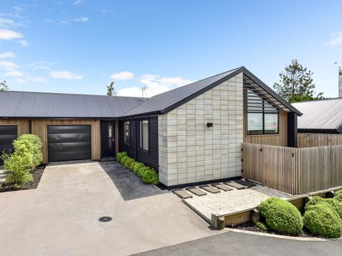 2/103 Cambridge Road, Hillcrest