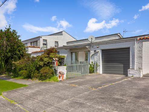 2/1 Akehurst Avenue, New Lynn