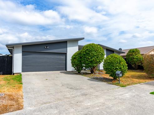 11 Landmark Court, Huntington