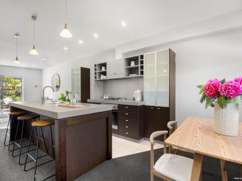 9/21 Hunters Park Drive, Three Kings