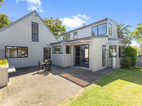 6 Saint Annes Crescent, Wattle Downs