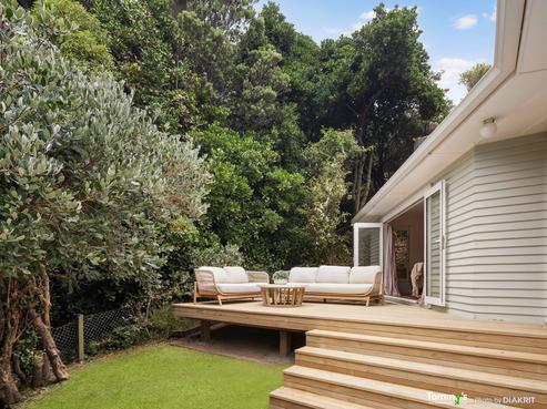 17 Beach Street, Island Bay