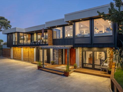 16 Whyte Street, Paraparaumu Beach