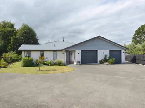 74 Feist Street, Carterton