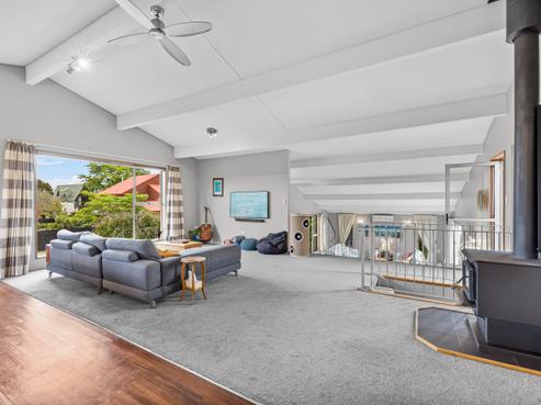 28 Yellowstone Crescent, Burwood