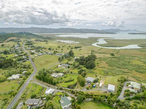 32 Toetoe Road, Otaika