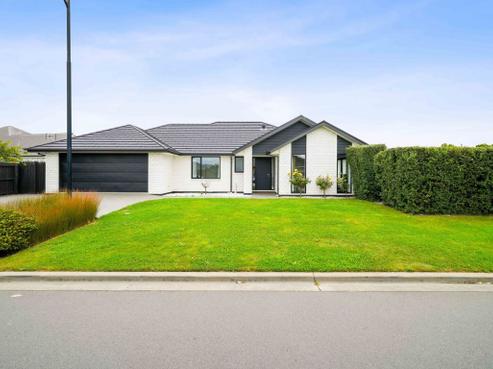 2 Blunden Road, Lincoln