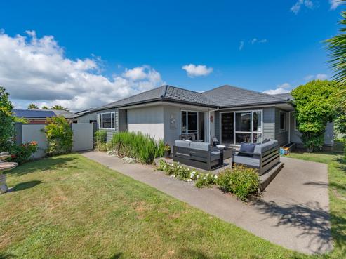 7 Harrison Court, Clive