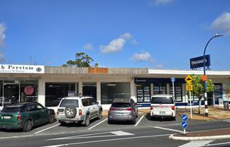 Tightly held retail in Mairangi Bay