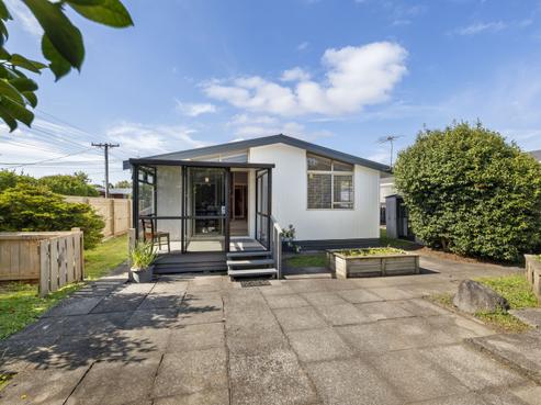 14 Walsh Road, Westown