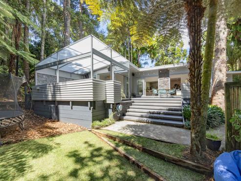 24 Ngaio Road, Titirangi