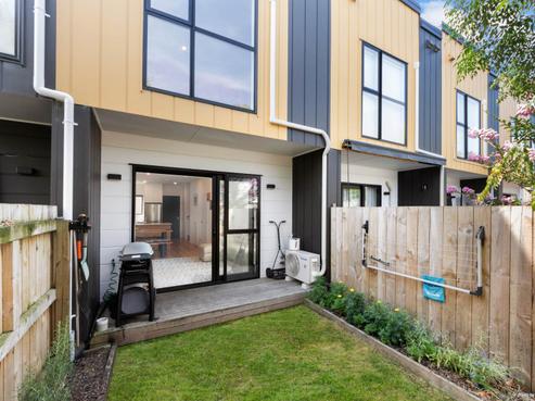 4/28 Vodanovich Road, Te Atatu South