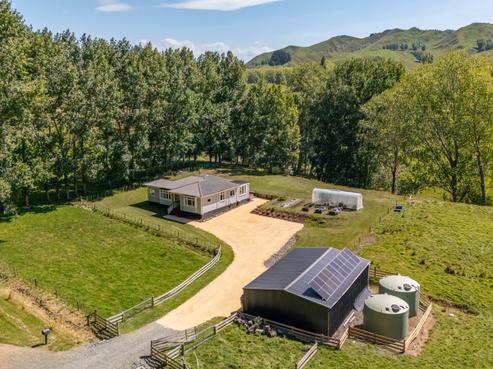 1914 Kahuranaki Road, Havelock North