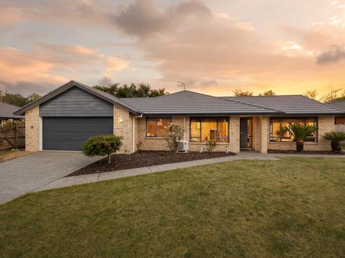 35 Milbrook Place, Chartwell