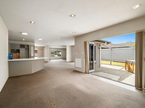 8 Owhatiura Drive, Lynmore
