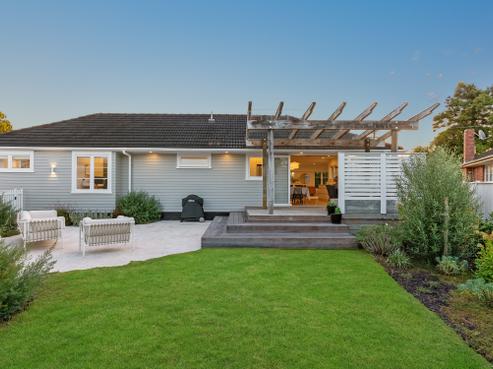 22 Ward Crescent, Te Atatu Peninsula