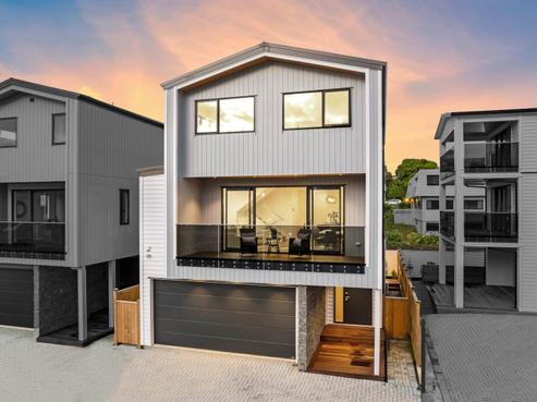 14B Dunkerron Avenue, Epsom
