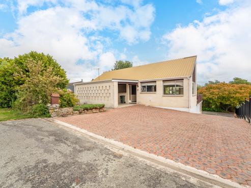 29 Essex Street, Weston
