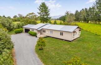 122 Cross Line, Morrisons Bush