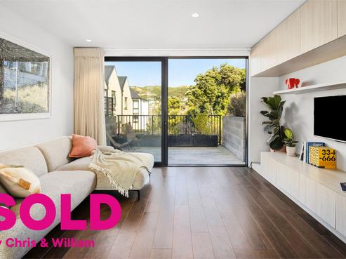 2 Jean Caldwell Way, Island Bay