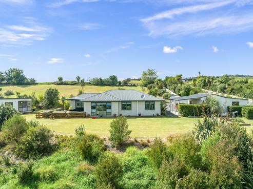 76 Daniel Parade, Mangawhai