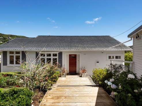 10 Donald Crescent, Karori