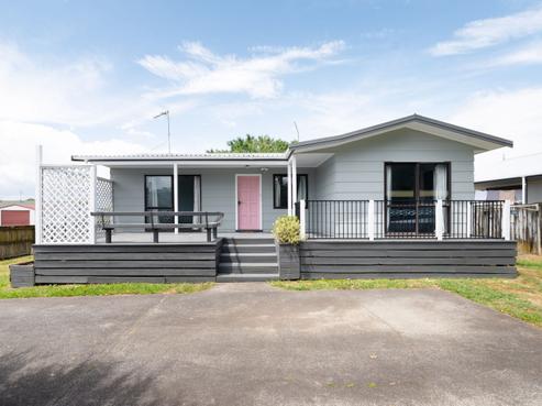 393 Kahikatea Drive, Dinsdale