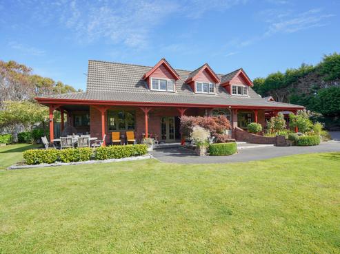 221 Dunns Road, Otatara