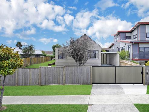 18 Greenstone Place, Clover Park