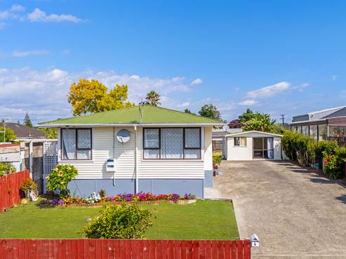 4 Macky Avenue, Mangere East