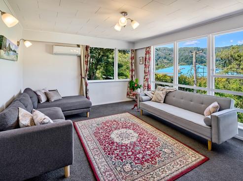 22 Rintoul Grove, Stokes Valley