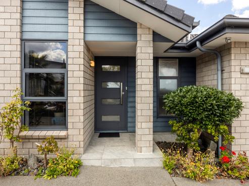 16 Alford Place, Huntington