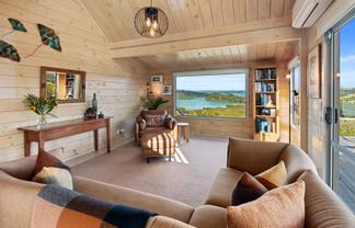 16 Lichen Grove, Russell