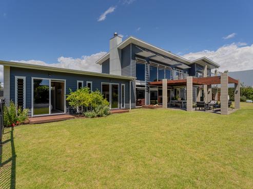 1 School House Lane, Whitianga