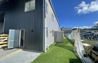 Self contained Riverhead office/studio