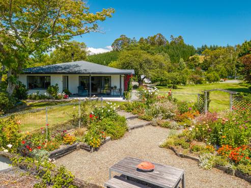 19 Jeffries Road, Brightwater