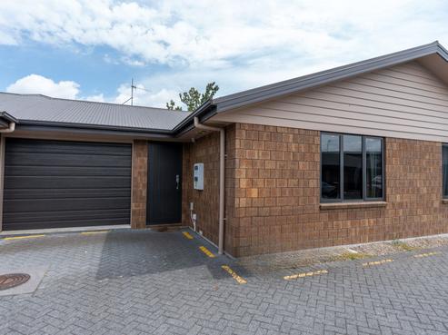 2/31 Jones Crescent, Melville