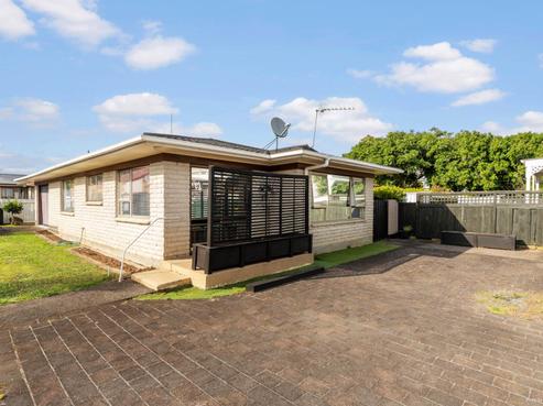 2/24 West Street, Pukekohe