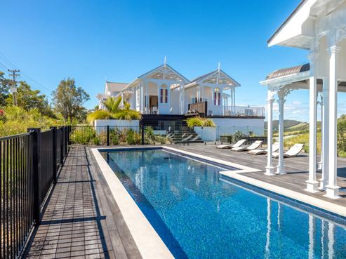 363 Sea View Road, Ostend