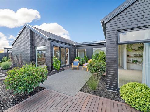 10 Kinnerton Lane, Casebrook