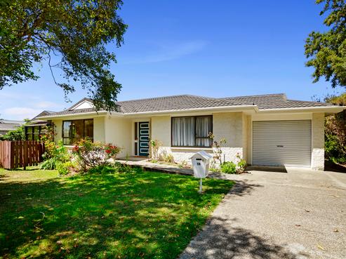 18 Rossiter Street, Tawa